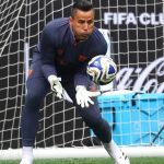 ব্রাজিলিয়ান গোলরক্ষক ফ্যাবিও ১,৩৯১টি ম্যাচ খেলে রেকর্ড গড়লেন