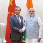 চীনা বিদেশমন্ত্রীর সঙ্গে প্রধানমন্ত্রীর সাক্ষাৎ