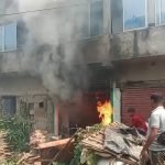 গ্যাস সিলিন্ডার লিক হয়ে আগুন লেগে গেল জয়নগরের এক বাড়িতে, তবে হতাহতের কোনো খবর নেই