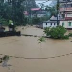 টানা বৃষ্টিতে ভয়াবহ বন্যা ও ধ্বসে বিপর্যস্ত উত্তরবঙ্গ