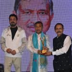 তারকায় উদ্ভাসিত সন্ধ্যায় ‘বেস্ট অফ বেঙ্গল’ ও ‘স্বাস্থ্য বন্ধু’ সম্মান প্রদান