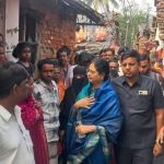 এস আই আর আতঙ্কে উলুবেড়িয়ায় মৃতের পরিবারের পাশে সাংসদ সাজদা আহমেদ