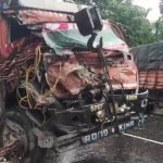 দুটি গাড়ির মুখোমুখি সংঘর্ষ, আহত ২