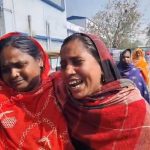 বাবাকে বাঁচাতে গিয়ে বিদ্যুৎপৃষ্ট হয়ে মৃত্যু ছেলের