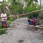 নিম্নমানের রাস্তার কাজের অভিযোগে বিক্ষোভ, কাজ বন্ধ করলেন গ্রামবাসীরা !
