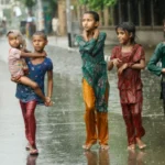 বৃষ্টির জলে ভেজার উপকারিতা অনেক