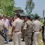 স্কুলে ঢুকে পড়ল শাবক সহ হাতির দল, চা বাগানের আতঙ্কে গ্রামবাসীরা