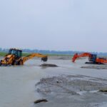 অতিভারী বৃষ্টির আগে ডাইনা নদীতে ড্রেজিং শুরু