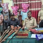 সুন্দরবনে মাছ ধরার নৌকায় অস্ত্র পাচারের ঘটনায় গ্রেফতার চার, উদ্ধার বিপুল পরিমাণ অস্ত্রসস্ত্র
